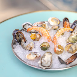 Photo n°127 de La Mascotte Montmartre à Paris (Bar à vin)