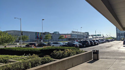 Crown Plaza Hotel O' Hare Parking Lot Gallery - United States