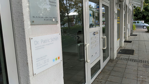 Dr. Patric Schön, Facharzt für Kinder- und Jugendmedizin - Thumbnail