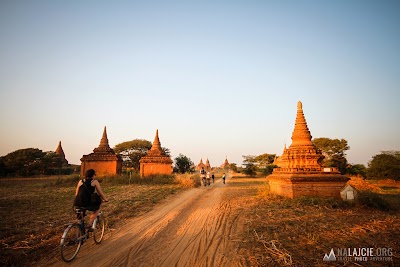 Photos of Dhammayan Gyi Temple