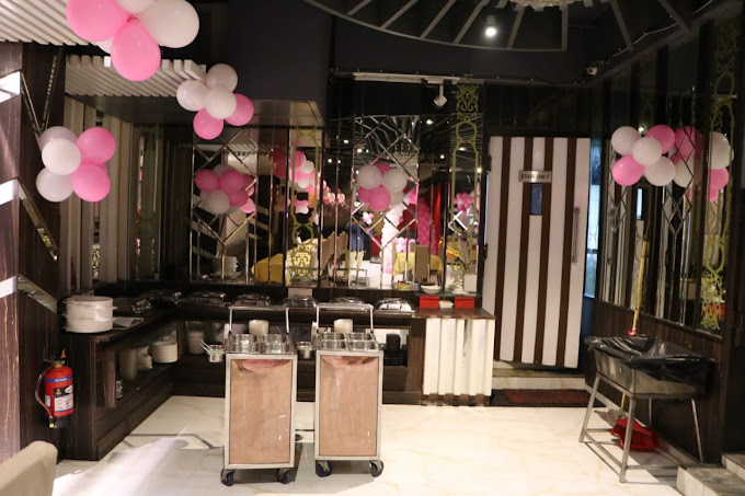 4 on 44 Restaurant & Bar