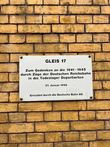Platform 17 Memorial - Visual