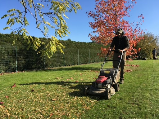 Photo de Installation de portails et de clôture - JNE SARL à Véron (89510)
