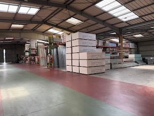 Photo n°3 de Quéguiner Matériaux à Paimpol (Magasin de matériel pour le travail du bois)