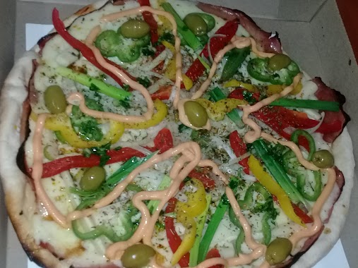 Che Pizza, Author: Roberto Rolando