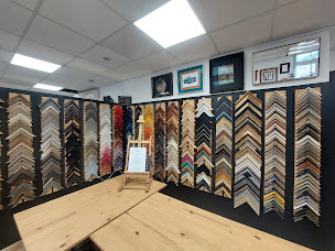 Photo n°8 de Cadre et Lumiere - Atelier Ludo à Saint-Maurice-Montcouronne (Magasin d'encadrement)