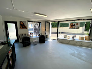 Photo n°2 de Salon de Coiffure MLG à Châlus (Salon de coiffure)