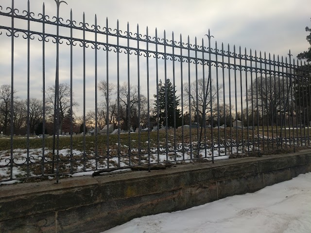 Woodlawn Cemetery