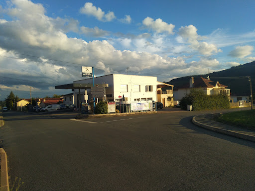 Gas station Julienas - Thumbnail
