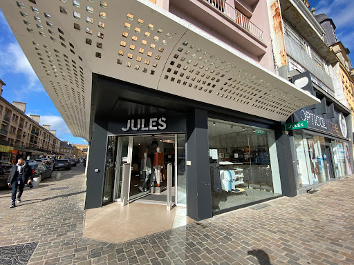 Jules Sedan