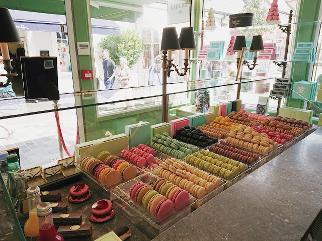 Ladurée Vallée Village
