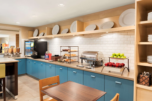 Country Inn & Suites by Radisson, Cedar Rapids Airport, IA - Thumbnail