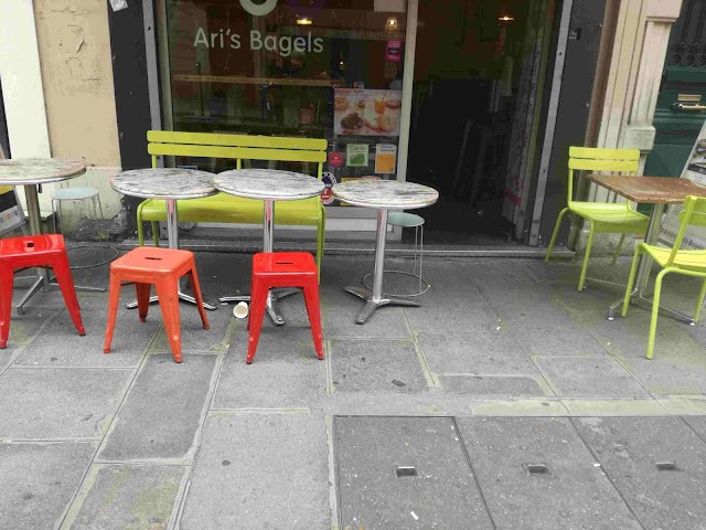 Ari's Bagels