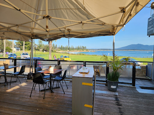 Bermi's Beachside Cafe - Thumbnail