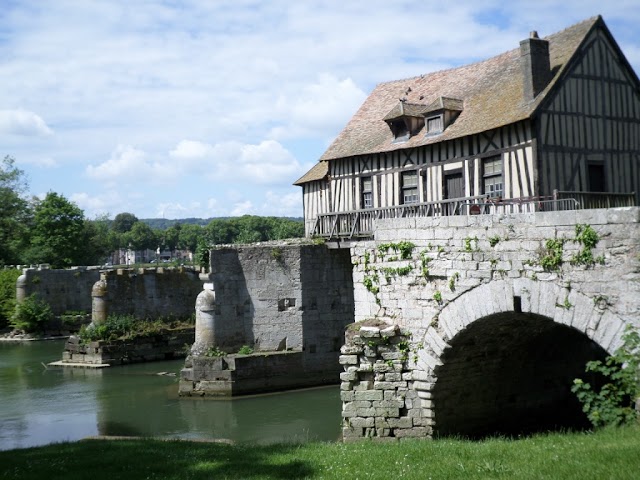 Le Vieux Moulin