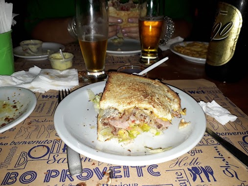 La hacienda sandwichs, Author: Juan Manuel Velasco