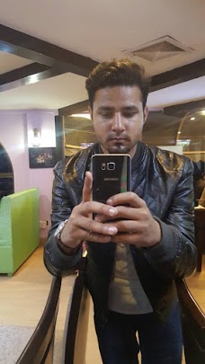 Riz Barber Hair & Beauty Salon faisalabad