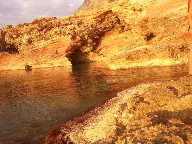 Macari Beach (Cala della Bruca)