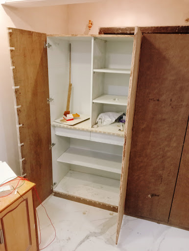 Custom wardrobe for bedroom furniture design