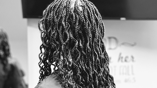 SARAYU hair braiding