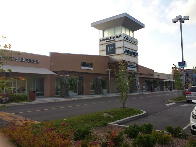 Seattle Premium Outlets