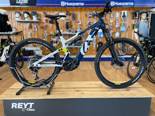 Photo n°11 de REYT Bike : Scott, Cube, Husqvarna Bicycle, KTM Bike à Issoire (Magasin de vélos d'occasion)