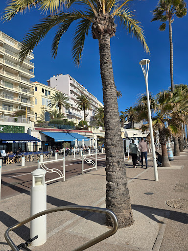 Chez Louise Cannes - Thumbnail