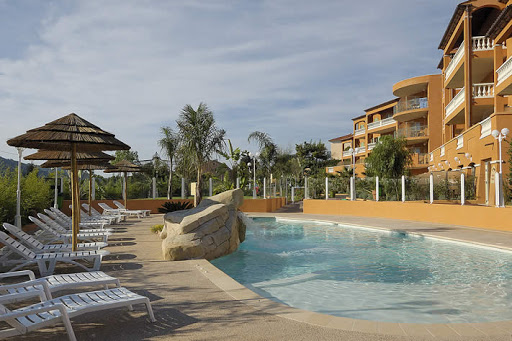 Photo de Le Grand Bois | Location gîte, chambres d'hôte Nice avec piscine. à Colomars (06670)