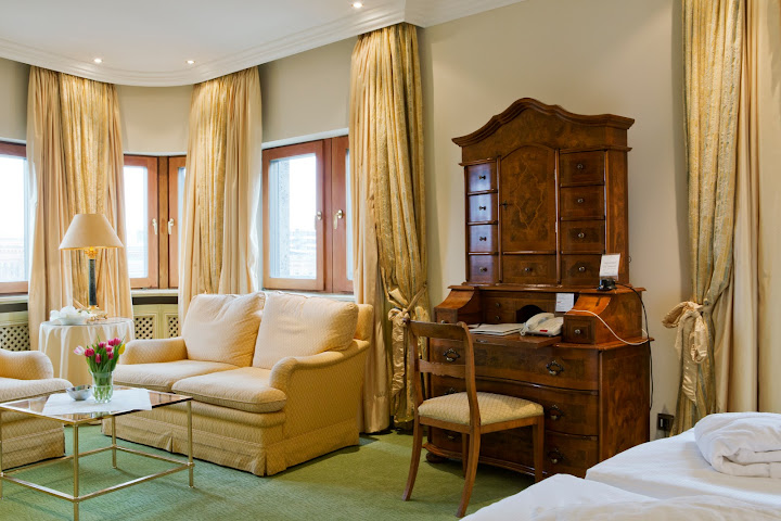 Central-Hotel Kaiserhof by null