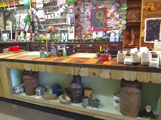 Sandusky's Market - Thumbnail
