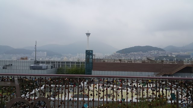Gucci - Lotte Busan Gwangbok Department Store
