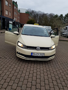 Bild: Taxi Ceri Vom Inhaber