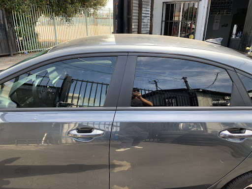 CA Car Plug - Auto Brokers - Thumbnail