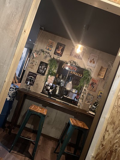 カラオケand BAR じゃい！