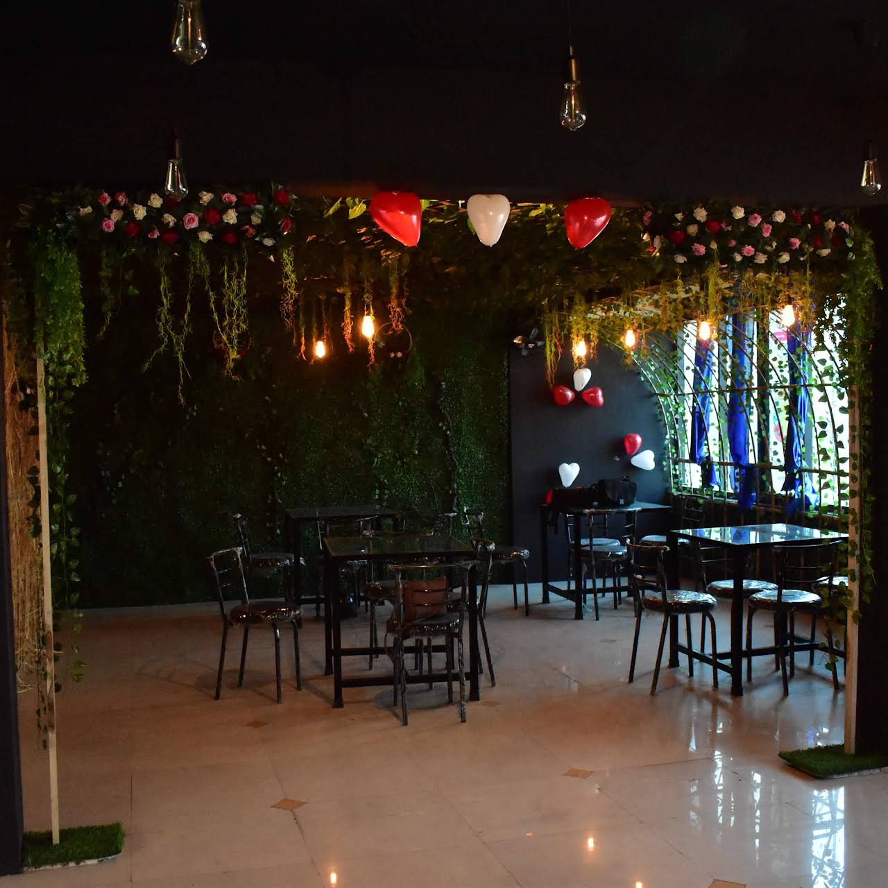 Thegardenvillacafe Restaurant In Dahod
