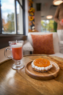 Le Petit Four Bakery by null