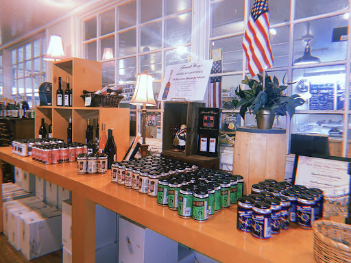 Tomasello Winery Tasting Room at Wemrock Orchards - Thumbnail