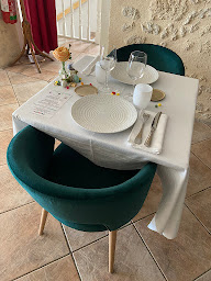 Photo n°32 de L'un des sens à Villefranche-de-Lonchat (Restaurant français)