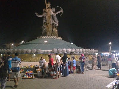 Photos of Three Woman Of Jepara Monument