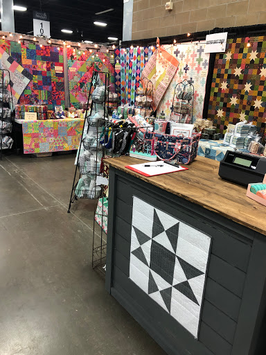 Sister's Quilt Shop - Thumbnail