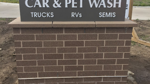 Wash King Car, Truck & Pet Wash Logo