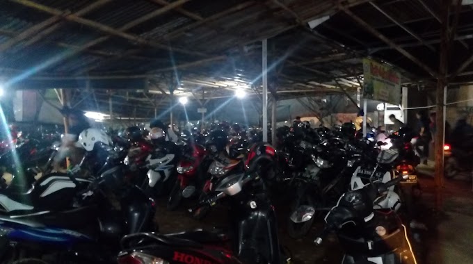 Parkir Motor Bang Jama, Author: salahuddin muhammad