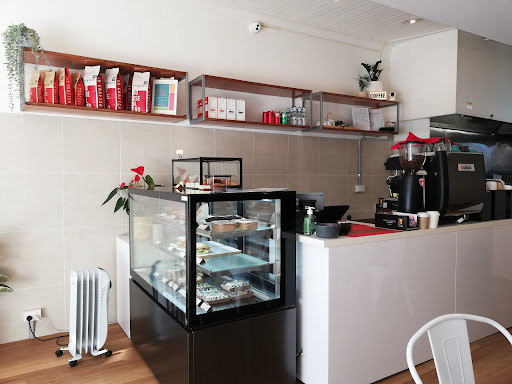 HIYA Cafe