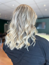 Photo n°37 de Les Coiffeurs du Sud Sainte-anne à Marseille (Salon de coiffure)