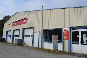 Photo n°2 de Garage Saulzais SARL - Motrio à Saulzais-le-Potier (Magasin de pneus)