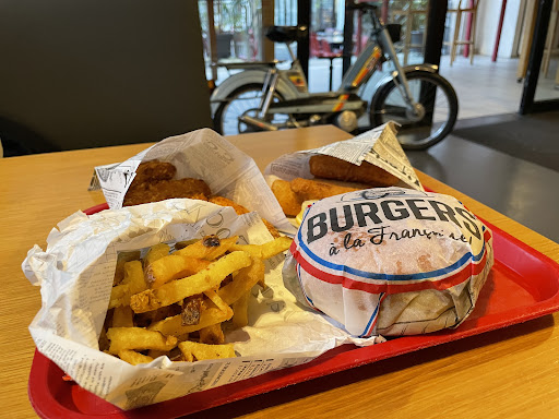 Photo 2 - Ed. Burger