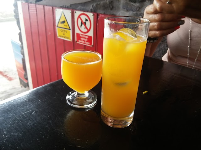 bar de pedra o poleiro