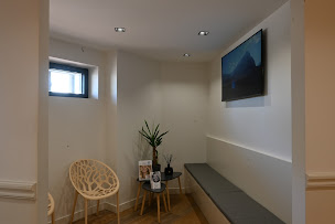 Photo n°6 de Dr KEVIN ATTAR - DENTISTE LE CHESNAY à Le Chesnay-Rocquencourt (Parodontiste spécialiste des implants dentaires)