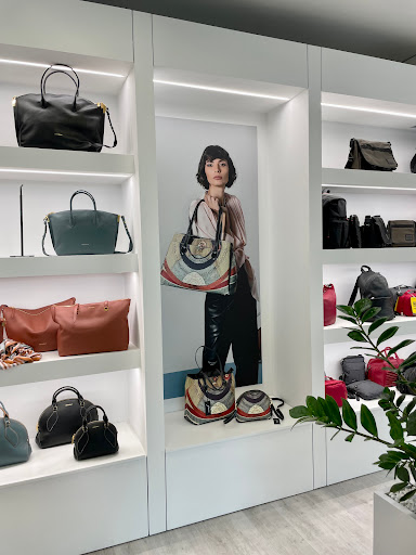 Cesarini More Than Bags - Thumbnail