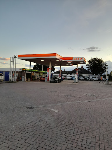 Kirkburn Filling Station - Thumbnail